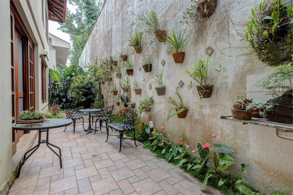 Casa à venda com 3 suítes no condomínio Canumá, São Paulo - SP