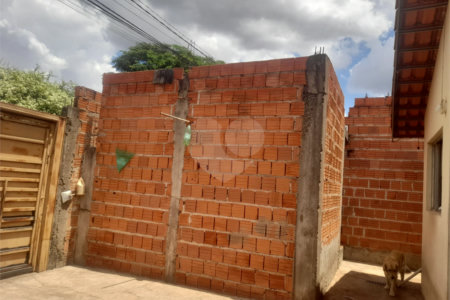 Casa à Venda no Jardim Zavaglia - São Carlos
