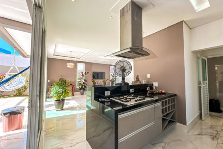 Sobrado à venda em Itupeva – 421,80 m² de terreno – 254,28 m² de área construída – 3 dormitórios – 4 banheiros – 4 vagas de garagem