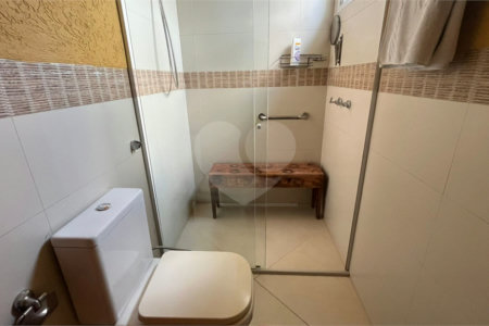 Casa à venda com 3 suítes em Vila Cordeiro, São Paulo, SP