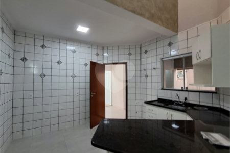 Casa à venda próxima ao SESC com 3 suites