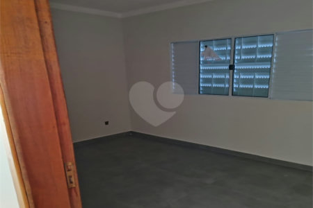 Casa nova 2 quartos dois banheiros Jardim Hikari