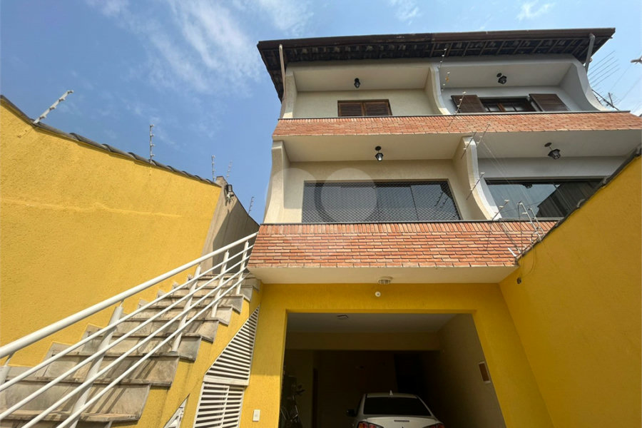 Sobrado a venda com 3 dormitórios sendo 3 suítes e 2 vagas nas Palmas do Tremembé