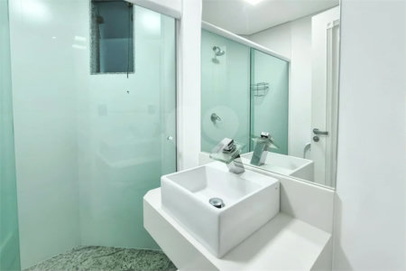 Encante-se com esta sofisticada cobertura no Jardim do Mar! São 4 suítes, piscina privativa, espaço gourmet e 5 vagas. Agende sua visita e surpreenda-se!