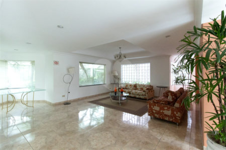 Apartamento a venda no Campo Belo, 192 M², 3 suites, 3 vagas, lazer e próximo ao metrô