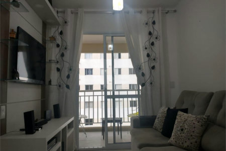 Apto no Cambuci de 55m2, com 2 dorms, 2 banheiros, 1 suíte, 1 vaga. Estuda permuta.