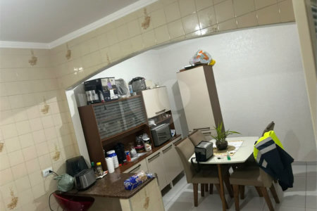 Casa Térrea 2 dormitórios 1 suíte.