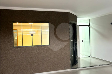 Casa no Conjunto Habitacional Dom Constantino á venda.