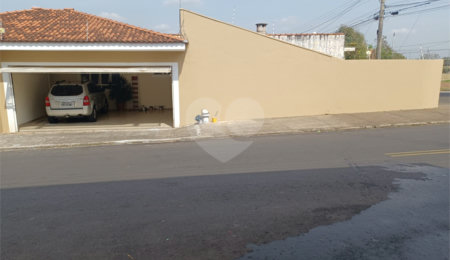 Casa Térrea à venda com 3 quartos, sendo 2 suítes,  em Parque Santa Felícia Jardim, São Carlos, SP