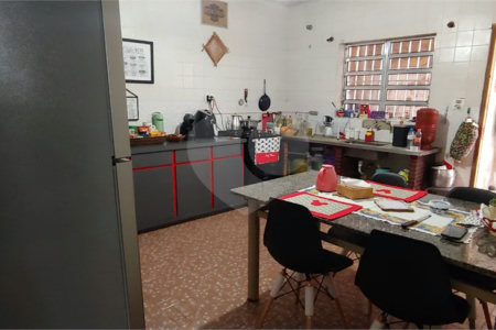 Casa com 156 m², 2 quartos, garagem para 3 carros, à venda no bairro Cerâmica em São Caetano do Sul