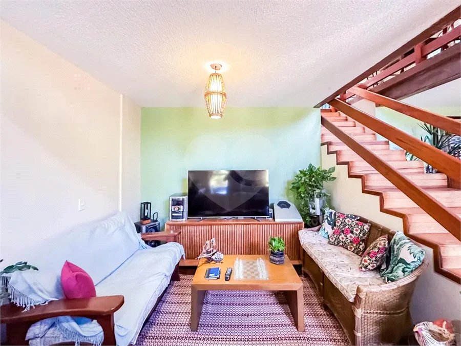 Casa á venda em condominio em Caieiras SP