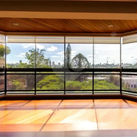 Higienópolis: 2 suítes, varanda envidraçada e vista aberta