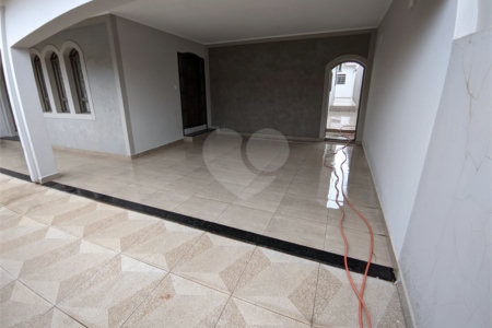 Casa com 3 dormitórios no Jardim Nova Santa Paula