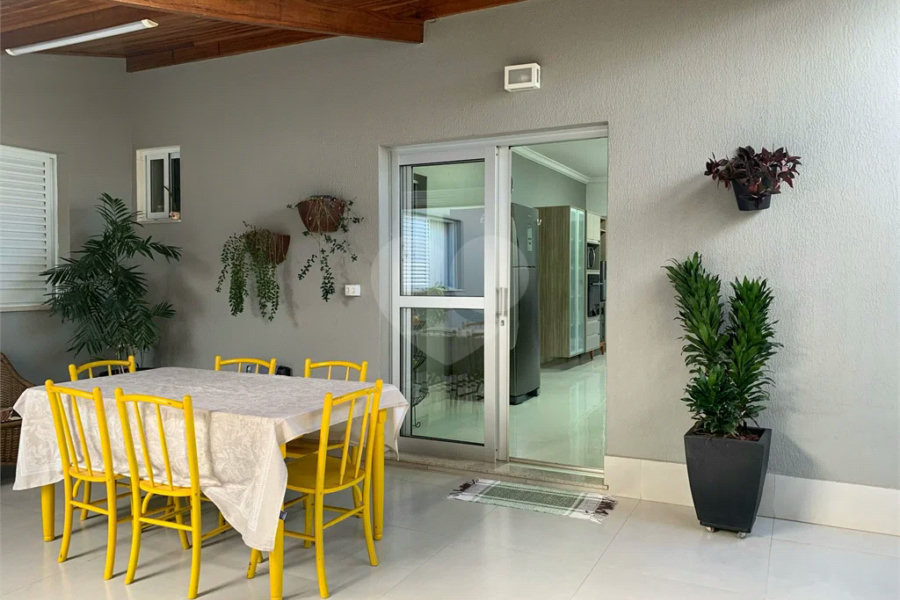 Linda Casa à Venda no Bairro Santa Rosa, na cidade de Piracicaba-SP.