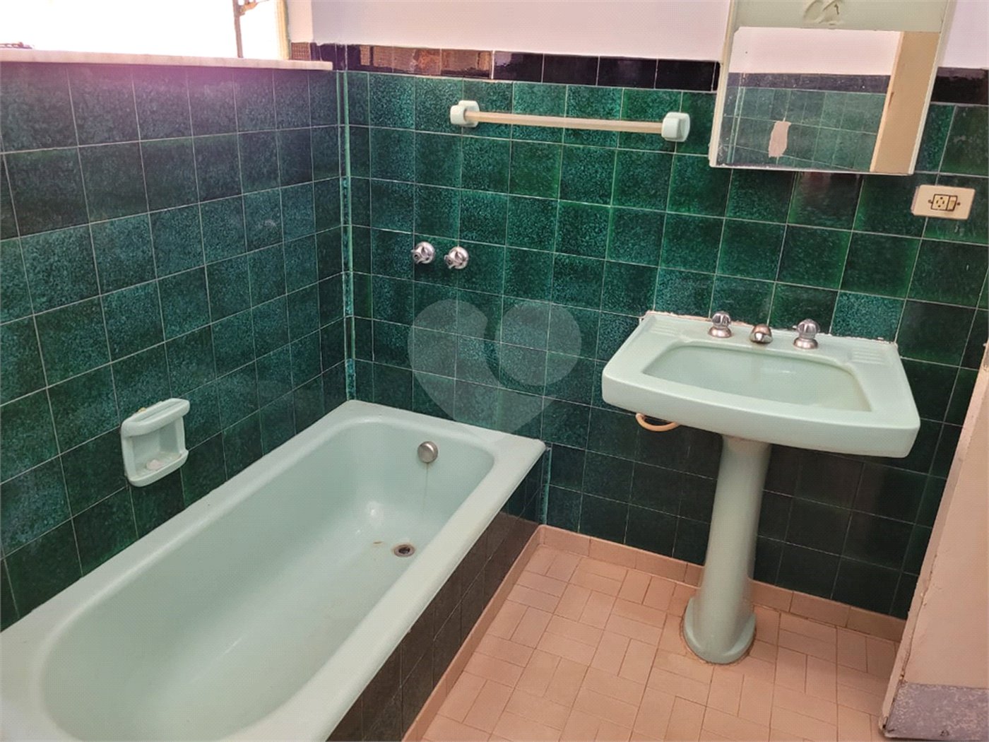 Casa Térrea com 3 dormitórios.