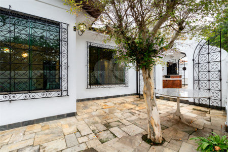 Casa Térrea à venda na Saúde c/285 m2 - Terreno de 392,50 m2 - 3 Quartos/2 Suítes/3 Vagas