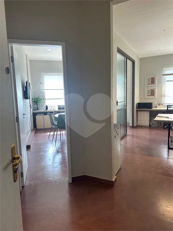 Sala comercial para venda ou locação na Avenida Paulista. 68m2