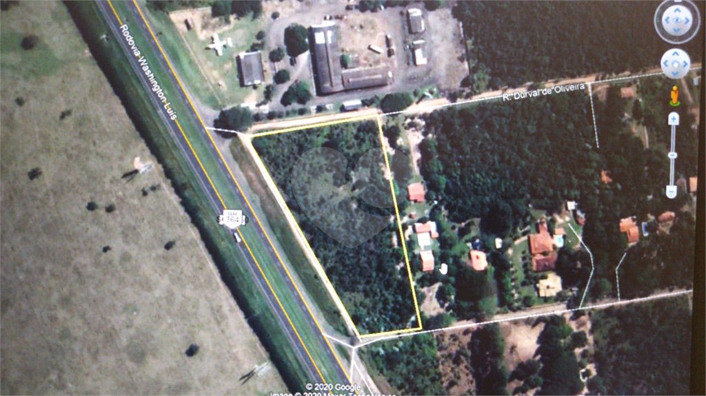 Vende-se área comercial com 220m de frente para a Washington Luiz,