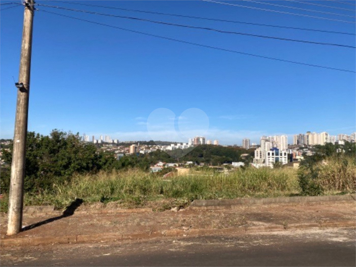 Terreno contendo 917,00 m² de área, em Ribeirão Preto/SP.