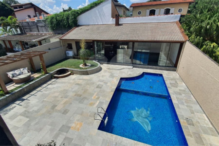 Casa à venda com 4 quartos, sendo 3 suítes, em Interlagos, São Paulo, SP