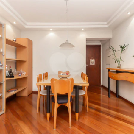 Apartamento - Mooca - 3 Quartos / 1 Suíte - 2 Vagas - Venda / Compra