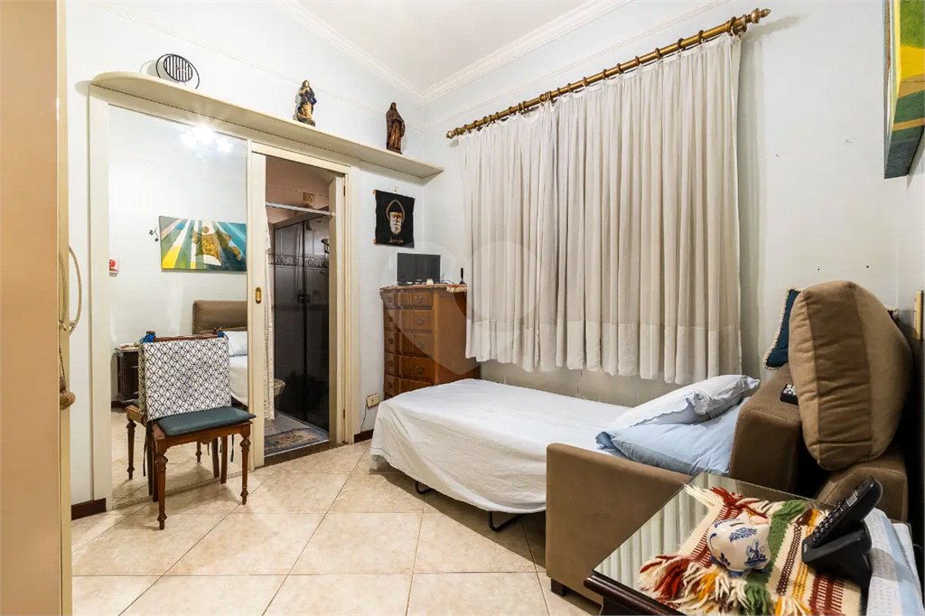 Casa a venda no Planalto Paulista, 2 suítes, 4 vagas, 230 m², quintal e localização privilegiada