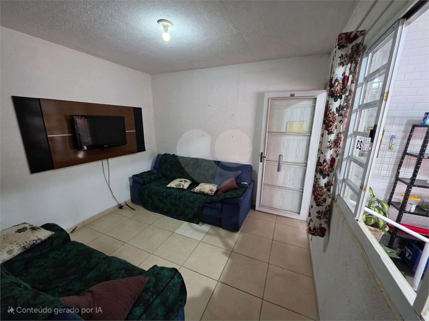 Casa com edícula no Abdelnur.