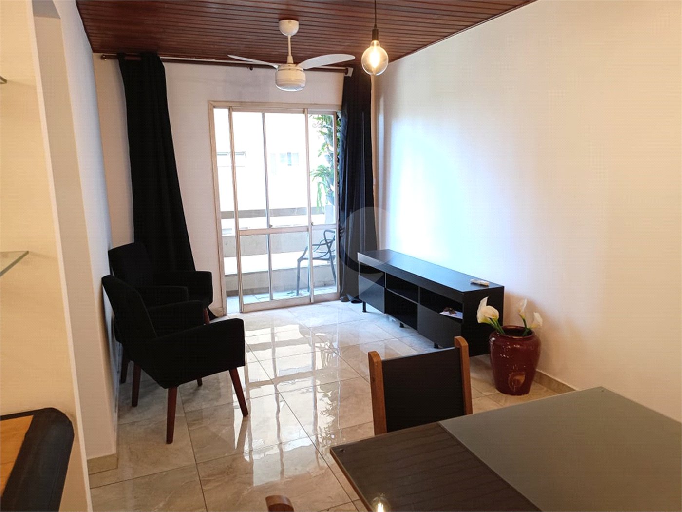 Apartamento na Consolação com 97m², 3 dormitórios, 1 vaga, próximo a Av. Paulista e estação de metrô