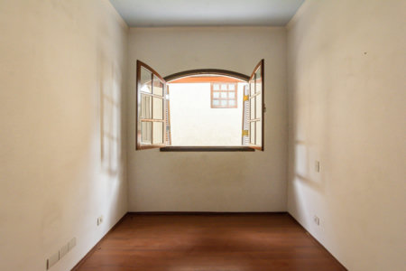 Sobrado à venda 187m² com 5 quartos, sendo 2 suítes, em Conjunto Residencial Butantã próximo à USP