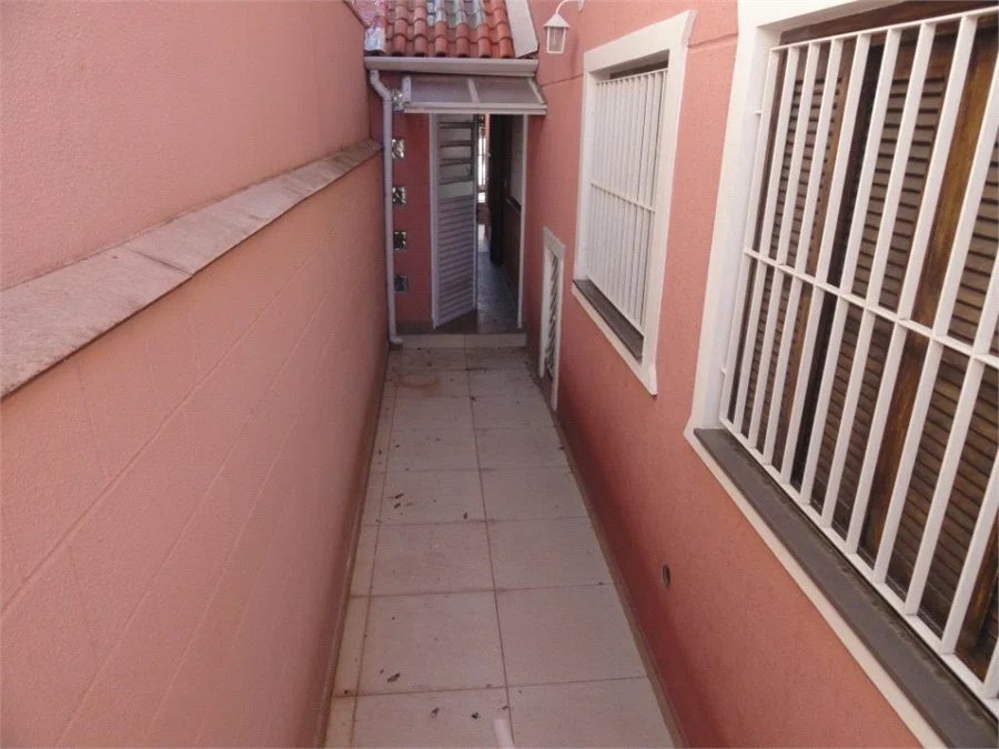 Sobrado à venda com 3 quartos, sendo 1 suíte,  em Parque Ipê, São Paulo, SP
