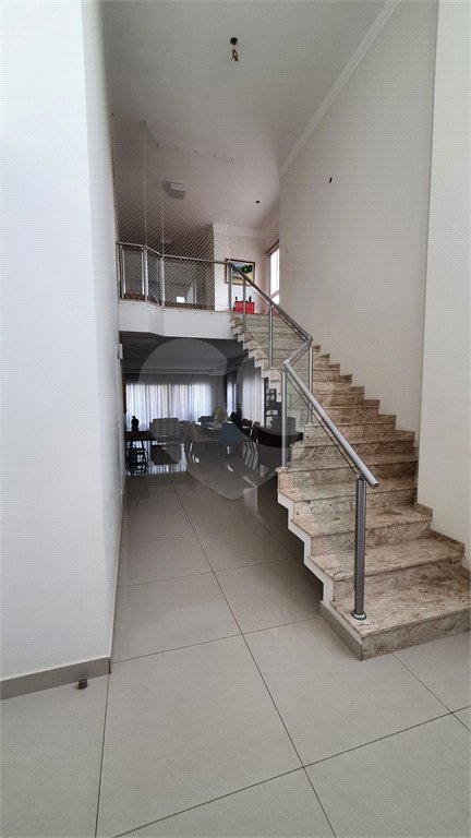 CASA A VENDA NO URBANOVA COM 390M², 5 DORMITORIOS, 6 BANHEIROS, PISCINA, 3 VAGAS, Sjc