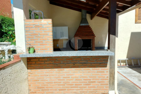 Casa charmosa e elegante localizada no deslumbrante Condomínio Villagio Capriccio Louveira SP