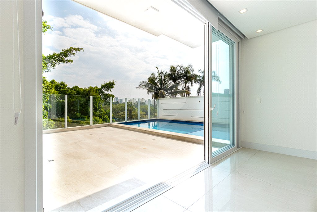Casa à venda com 4 suítes no condomínio Villagio Quadrifolio, São Paulo - SP