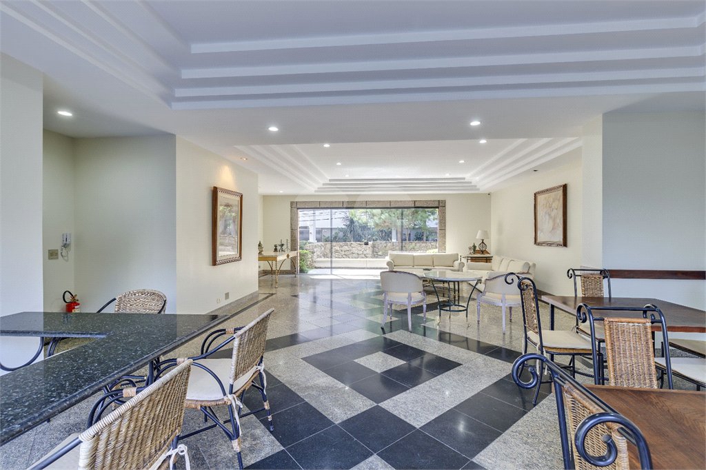 Apartamento à venda com 3 suítes em Campo Belo, São Paulo, SP