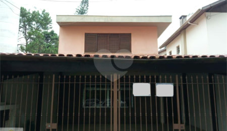 Excelente Sobrado com 04 suítes. Venha fazer uma visita.