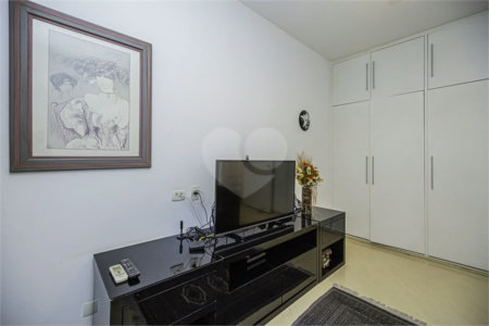 Apartamento á venda em Higienópolis com 212m² 3 dormitórios 1 suíte 2 vagas
