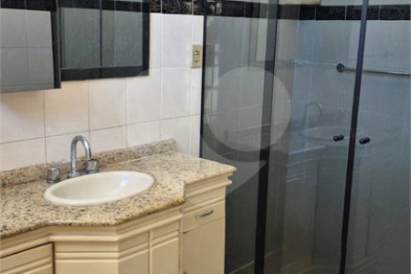Casa residencial ou comercial com mais de 200m² na região do Jardim da Saúde em São Paulo - SP.