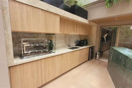 Studio sofisticado, totalmente mobiliado e pronto para morar