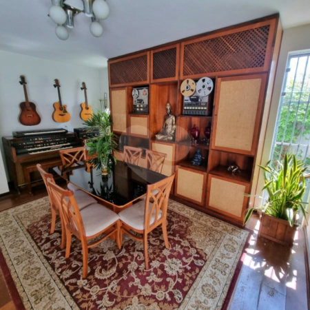 Sobrado com 300m² , 3 dormitórios , sendo 2 suítes , 4 vagas , à venda no Jabaquara.