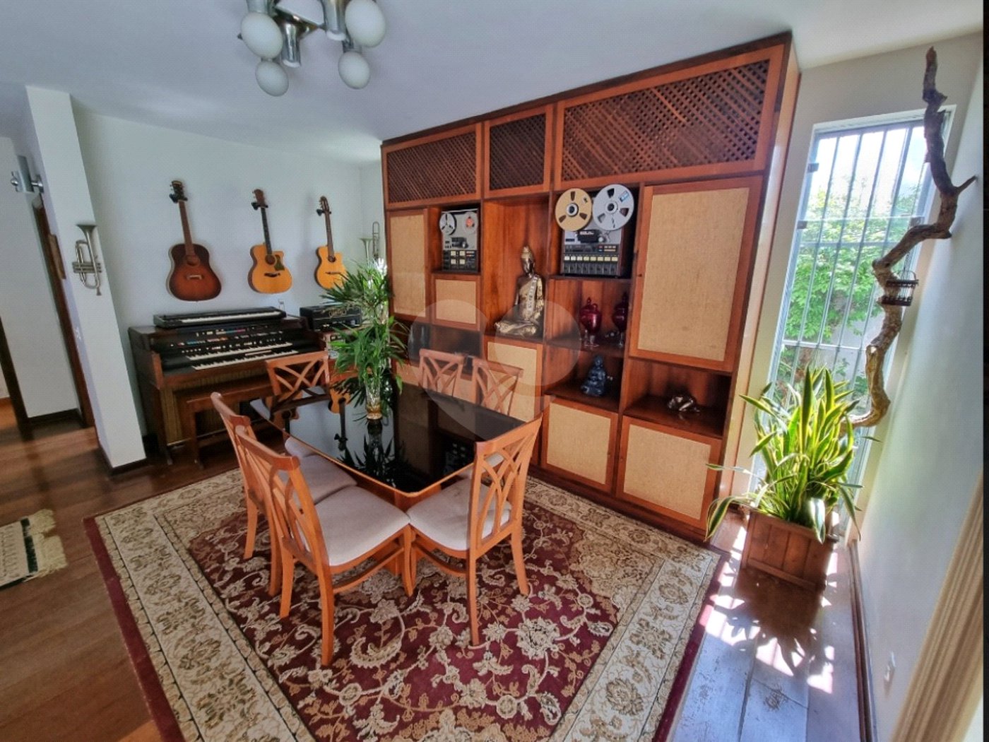 Sobrado com 300m² , 3 dormitórios , sendo 2 suítes , 4 vagas , à venda no Jabaquara.