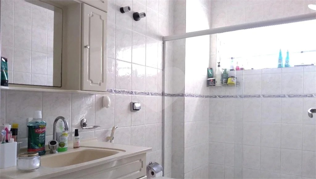 Apartamento com três dormitórios no Bom Retiro.