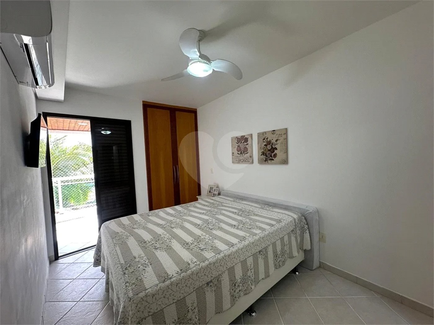 Apartamento à venda com 3 quartos, sendo 1 suíte, em Riviera de São Lourenço, Bertioga, SP