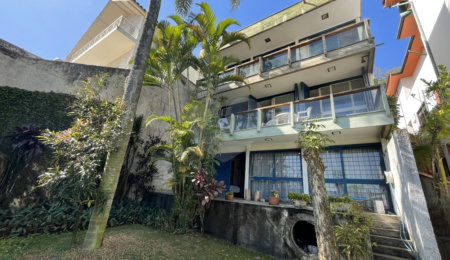 Casa à venda com 4 quartos, sendo 1 suíte,  em Pacaembu, São Paulo, SP