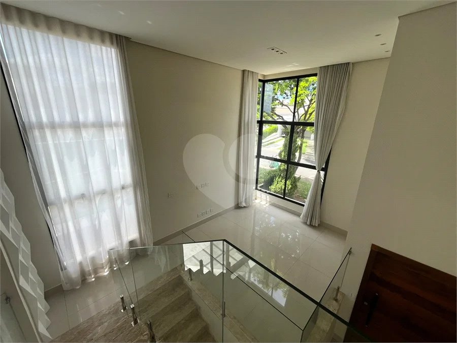 Casa de Alto Padrão à Venda – Condomínio Terra Magna | Indaiatuba/SP - Sofisticação, conforto e funcionalidade. Este magnífico sobrado possui 300 m² de área construída em um terreno de 420 m², com ambientes amplos, integrados e acabamentos de alto padrão. Destaques do imóvel - 4 dormitórios, sendo 3