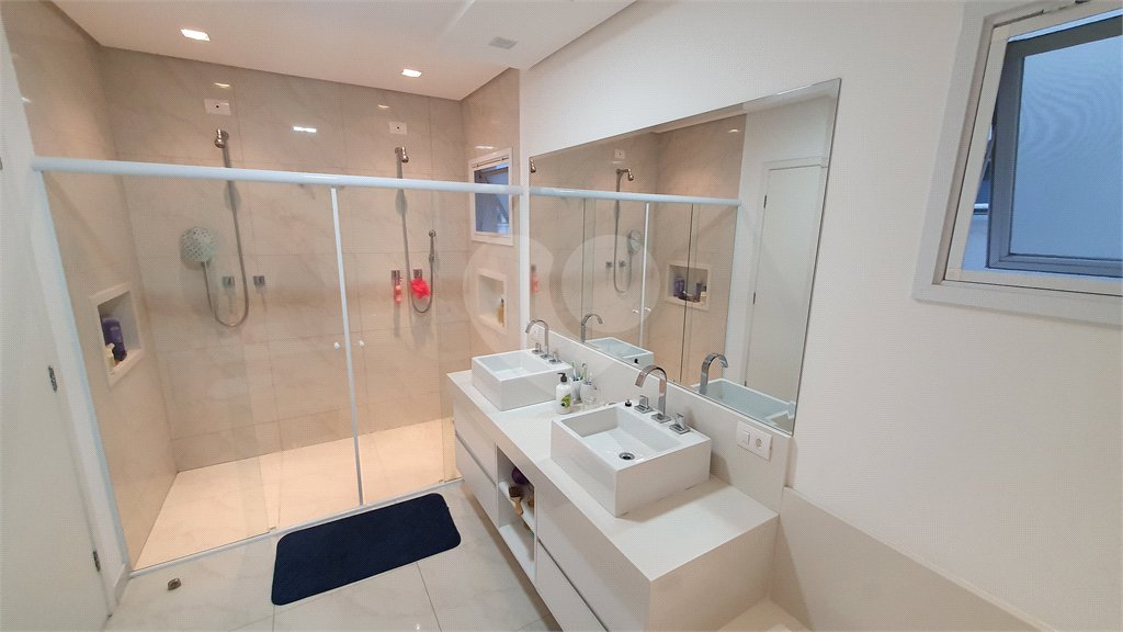 CASA A VENDA NO URBANOVA COM 390M², 5 DORMITORIOS, 6 BANHEIROS, PISCINA, 3 VAGAS, Sjc