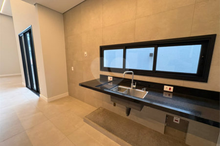 Casa á venda no condomínio Damha IV