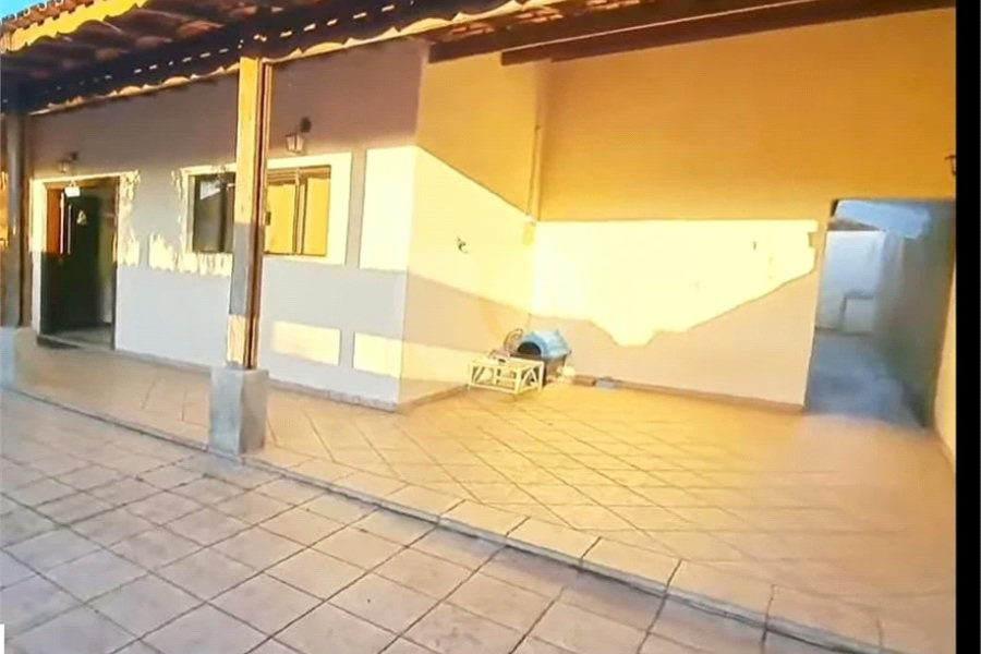 Belíssima casa com 04 dormitórios em Itanhaém
