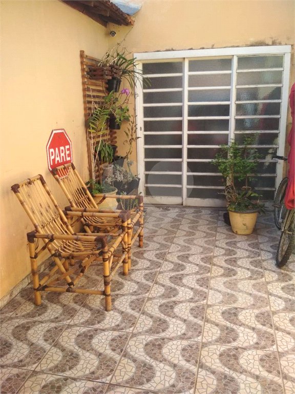 Casa térrea para venda ou locação no Jardim São Carlos V