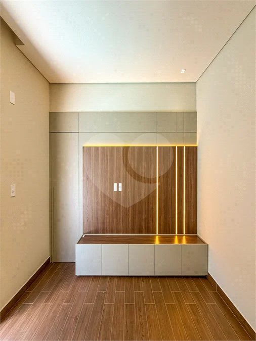 Casa Térrea Evidências - Indaiatuba/SP - R$ 1.950.000,00 - Área Total 307,33 m² - Área Construída 201,90 m² - TÉRREA - 03 suítes sendo a master com closet; Escritório; Lavabo; Cozinha com cooktop, forno, micro-ondas e coifa; Móveis planejados na hall de entrada, sala, escritório, cozinha, gourmet, s