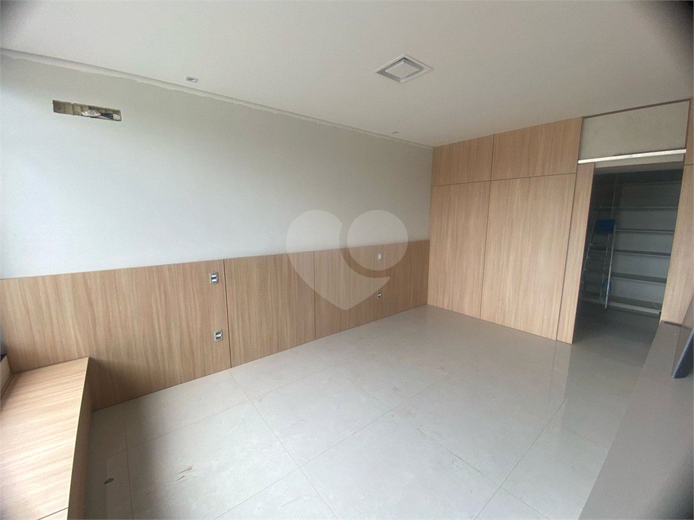 Casa à Venda no Condomínio Damha III